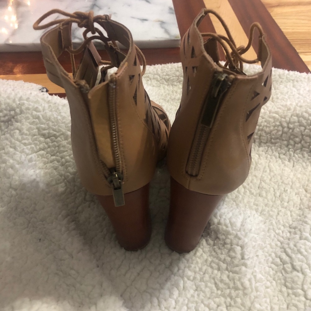 Open toe shoes - Picture 2 of 3